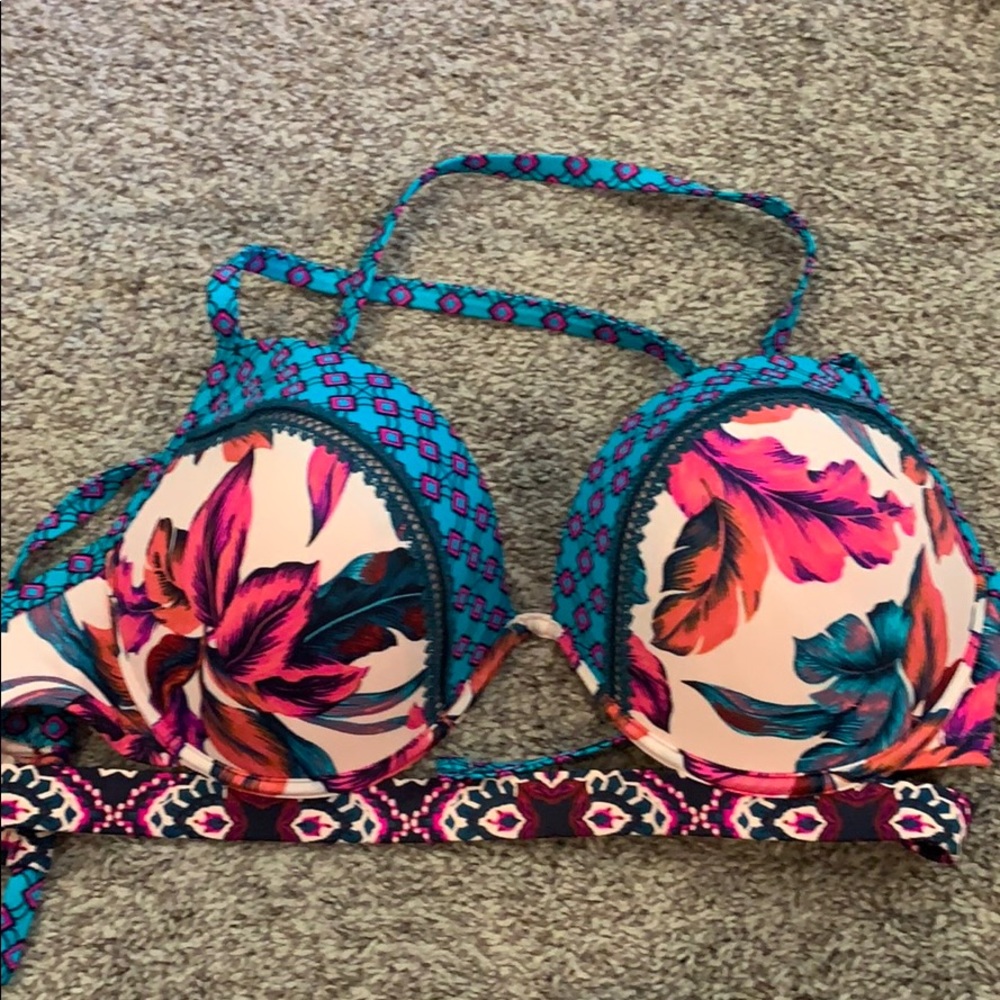 NWOT bikini top